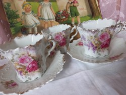 Set of rosy coffee cups