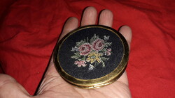 Antique copper - mirrored round powder box decorated with needle tapestry, diameter 7 cm, as shown in the pictures