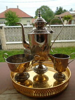4 részből álló teás kínáló aranyozott cizelállát emeltfalú tálcával barokk stilusú