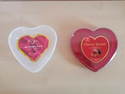 Heart-shaped plastic boxes