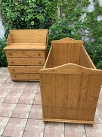 Baby/child bed and chest of drawers