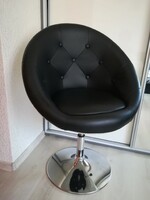 Gulen swivel armchair, adjustable height chair with black and white design, chromed legs.