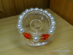 Bracelet made of polished drop-shaped glass and acrylic beads