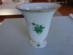 Herend's green appony pattern vase is flawless