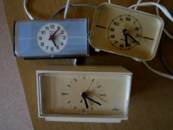 3 vintage electric clocks