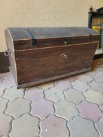 Antique traveling chest
