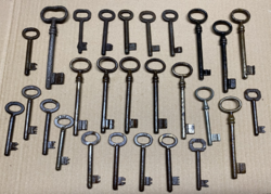 Old cellar keys, other keys