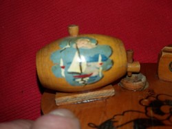 Antique wooden hand-painted balaton doll travel souvenir souvenir table small picture holder 14 cm as shown in the pictures