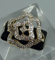 Gyémántokkal rózsa arany gyűrű