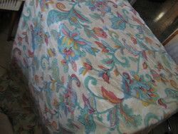 Floral bedspread, sheet