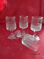 Stemmed wine glass, with cube grinding, height 13.5 cm. Sold as a set of 4. He has!