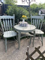 Vintage coffee table chairs