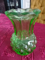 Green mini vase, height 7.7 cm. He has!