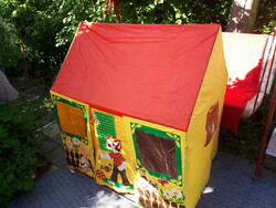 A cute collapsible playhouse from the 80s