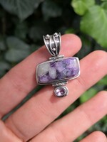 Beautiful silver pendant with czaroite and amethyst stones