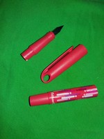 Quality pelican fountain pen with a velvet touch plastic cover as shown in the pictures