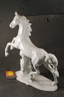 Porcelán nagyméretű ló 183