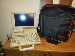 A curiosity! It works! Sharp pc 4600 retro vintage portable laptop computer