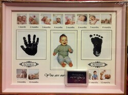 Baby photo holder 12 months /hand pattern/ (20333)