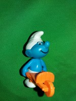 Plastic smurf peyo wheelbarrow hoops gnome figure in good condition according to the pictures