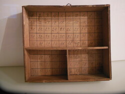 Box - wood - 24 x 21 x 4.5 cm - antique - handwritten numbers inside - perfect