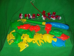 Retro plastic skill fishing pike magnetic 2 sets in one according to the pictures