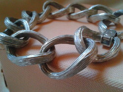 Robust silver modern bracelet