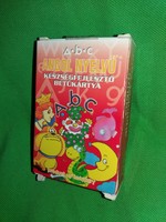 Angol nyelvű gyermek készségfejlesztő játék kártya dobozával a képek szerint
