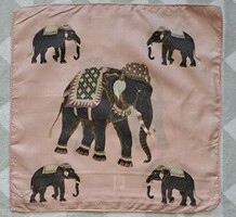 Elefántos selyem díszpárna (M4673)