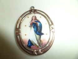 Mary's pendant