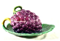 Grape firural sarreguemines majolica painted earthenware pate? Covered counter