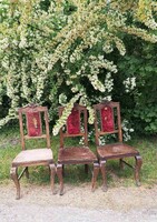 3 antique chairs in need of renovation. Handover in Budapest xv. District. The price applies to 3 pcs.