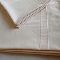 John lewis large damask tablecloth with 6 napkins