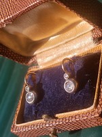 Antique gold 14k buton earrings with a pair of Dutch diamonds in a box