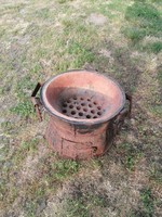 Retro cauldron fire pit roaster with ceramic insert