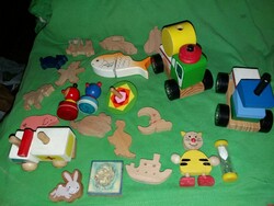Retro wooden toy vehicles, figures spinning hourglass package 19 pieces in one according to the pictures