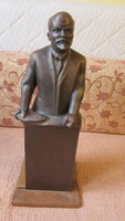 Szónokoló Lenin szobor