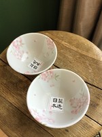 Pair of Japanese porcelain bowls