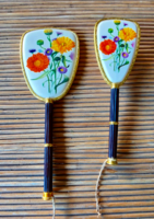 Retro Aphrodite hairdressing set, pipe set, plastic mirror and hairbrush, with floral meadow decor