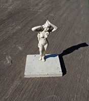 Alumínium női akt szobor