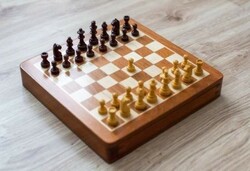 Magnetic wooden chess set (23449)