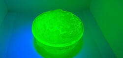 Uránüveg uránsárga bonbonier erotikus jelenettel fényes