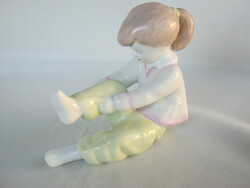 Aquincumi porcelán öltözködő kislány