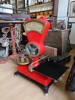 Shop scale, grocery store scale from the first half of the 20th century, American brand, nice decorative object