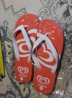 New s-m beach slippers unixex with a 26cm long sole for sale packaged for a 39 foot
