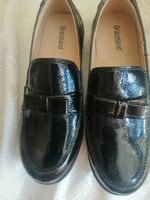 Girl's patent leather shoes size 33 flawless