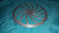 Now an antique pot with legs, aluminum 20 cm coaster, good condition according to the pictures