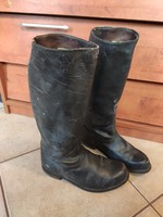 Old folk leather boots