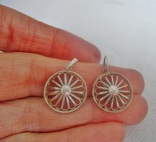 2 identical small silver pendants that can also be used as earrings