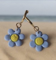 Cheerful flower earrings